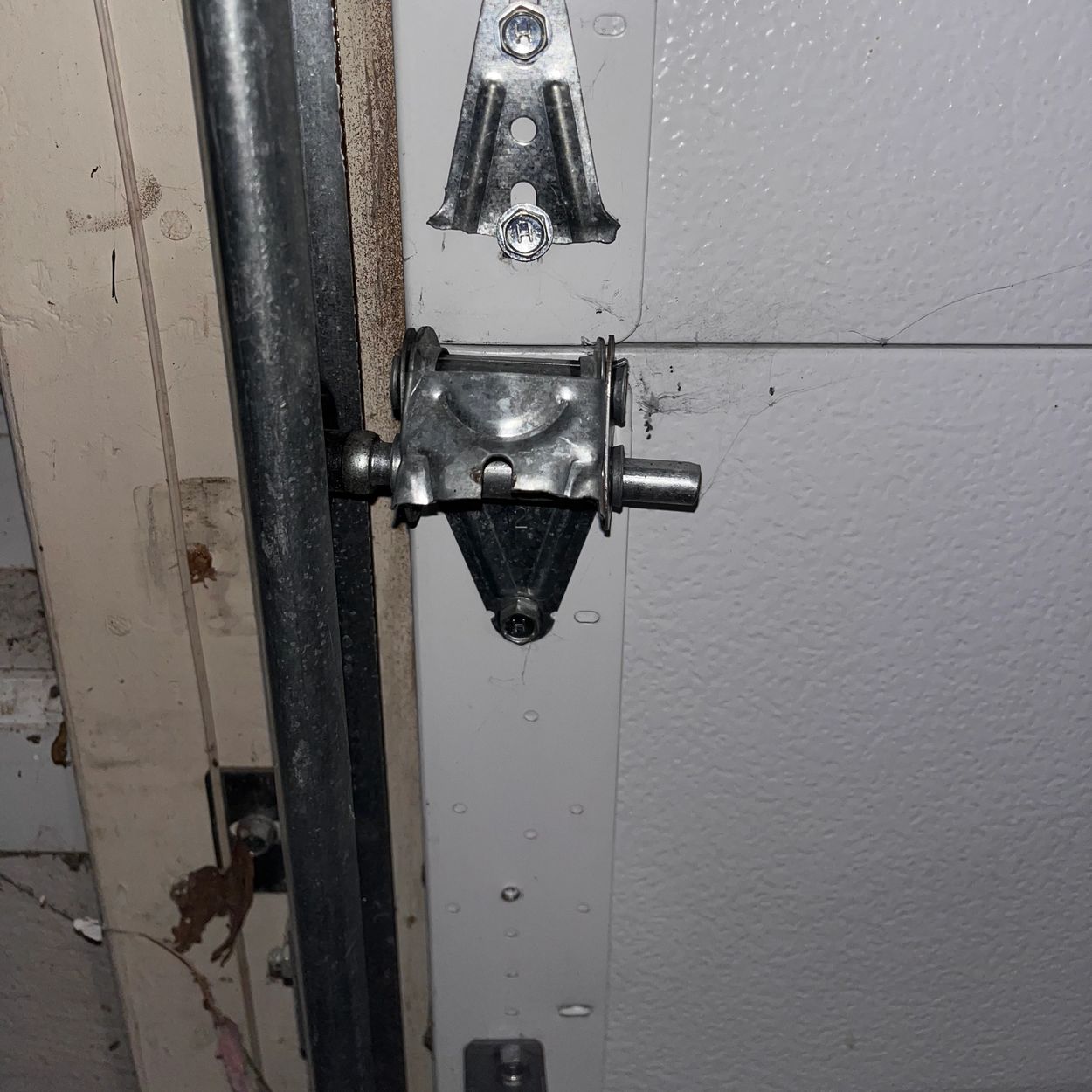 Broken Hinges 