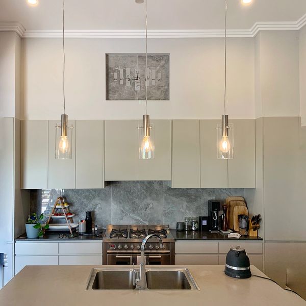 hanging pendant lights over kitchen bench
