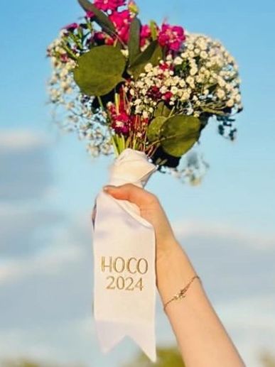 Elevate your event with custom floral bouquet wraps and sashes