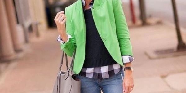green blazer buffalo check shirt sweater jeans brunch style casual dressing ideas classic blazer