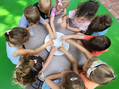 Chilen in art class a Fun Two three Russian Daycare in Encino CA