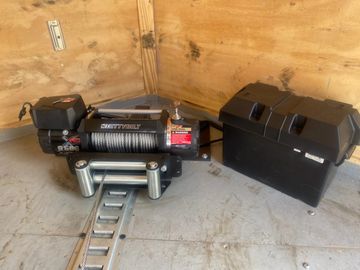 Electric winch rated for up to 9500 lbs for rent. 