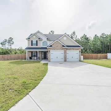 Beautiful 4-bed, 2-bath home offers a perfect blend of comfort, space, and convenience. 