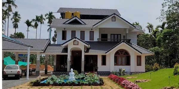 Elegant front elevation