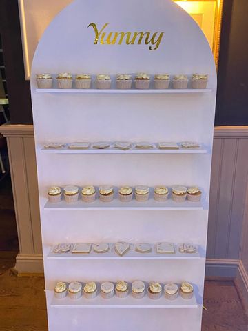  FOOT CUPCAKE WALL, PARTY BOX STAND