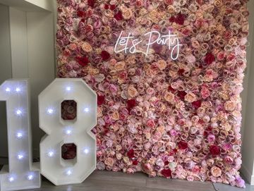 Luxury pink flower wall with illuminated 18