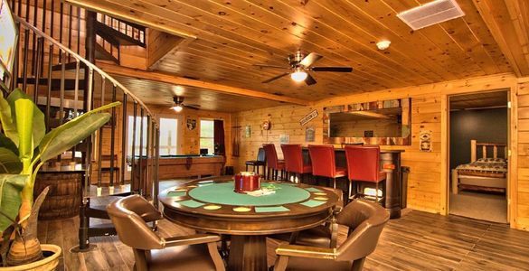Poconos Log Cabin - River Lodge game room