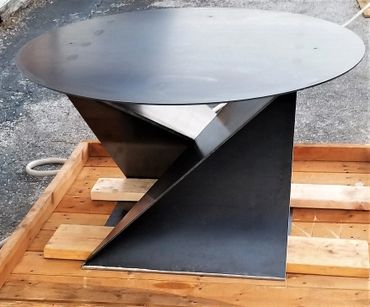 Geometric table base