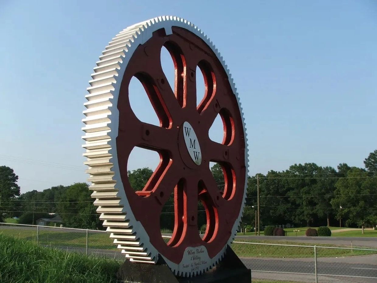 A picture of the wheel placed on the road side
