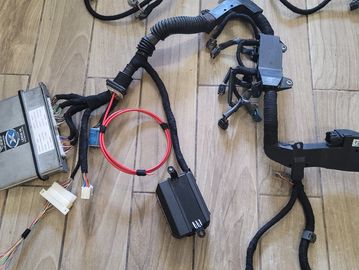 3UZ engine harness configured for automatic setup