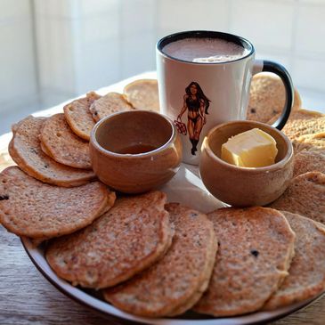 Yummy oat banana pancakes 🥞🍌 Made with healthy ingredients. Shop my store for more!