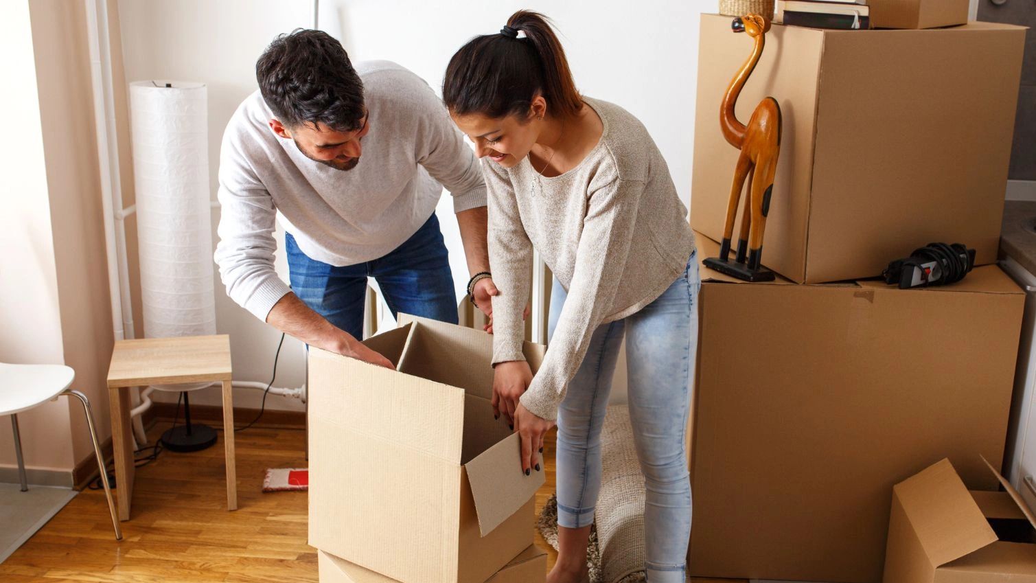 Vaniya Removals team supplying eco-friendly packing boxes Cheshire