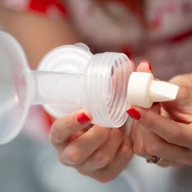 Spectra Pink Cooler with Ice Pack and Breast Milk Bottles Kit