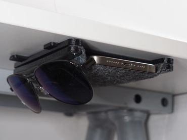 Felt and plastic sliding drawer for essentials and phones, assembled with screws – 2025.