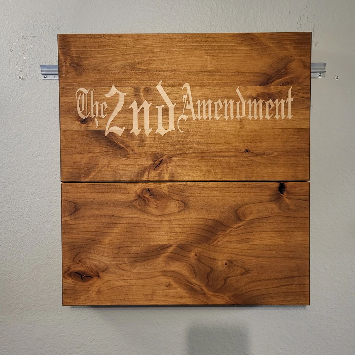 2ND AMENDMENT PISTOL DISPLAY CASE