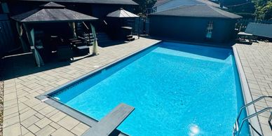 3 bedroom house with fenced in pool and hot tub oasis! 