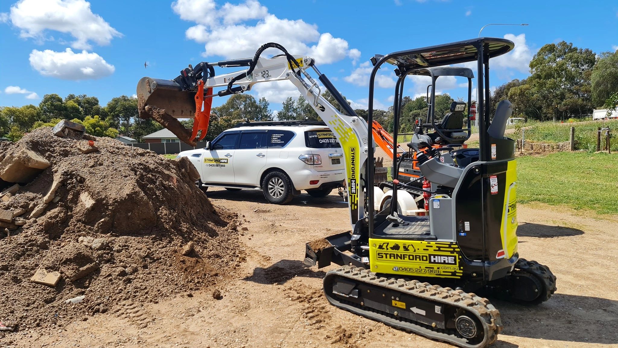 Bobcat E20 Excavator with Hydraulic Grab