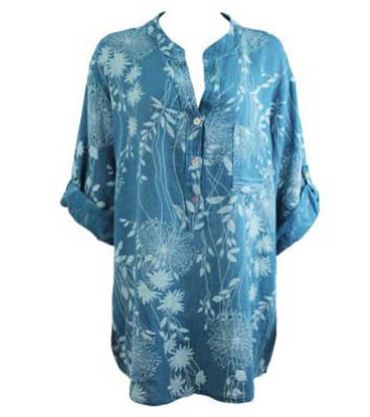 Italian Blue Dandelion 3 button Blouse, Buttoned sleeves.
70% cotton, 30% viscose.
Fit up to size 20