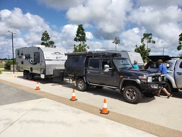 Mobile weighing of a car and caravan