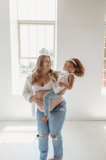 Family maternity photo. Mother and daughter photography.