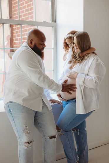 Family maternity photo. Charlotte family photography. North Carolina maternity photos.