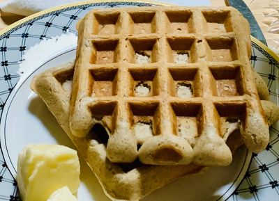 Vegan Banana Spice Waffles 