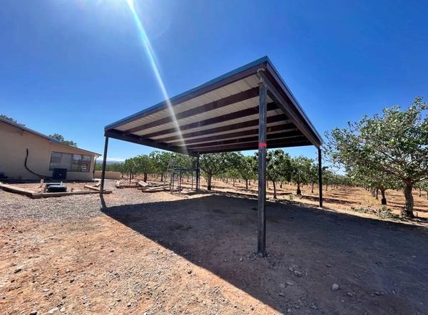 METAL ROOFS FREE INSPECTION AND ESTIMATES WITHIN 24 HOURS. ROOFING CONTRACTORS DEAD ON ROOFING METAL