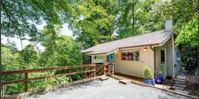 Highland Haven - Newland, NC
8 guest - 3 bedrooms -2 bathrooms