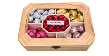 Milk Chocolate assortiment in a wooden box