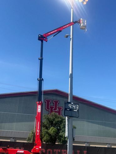107 foot track lift spider lift rental University of Houston