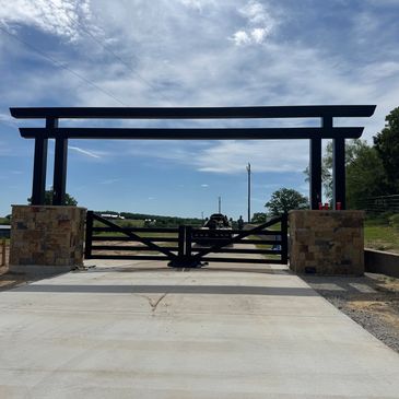 Custom Aluminum driveway gates and Ranch entrance