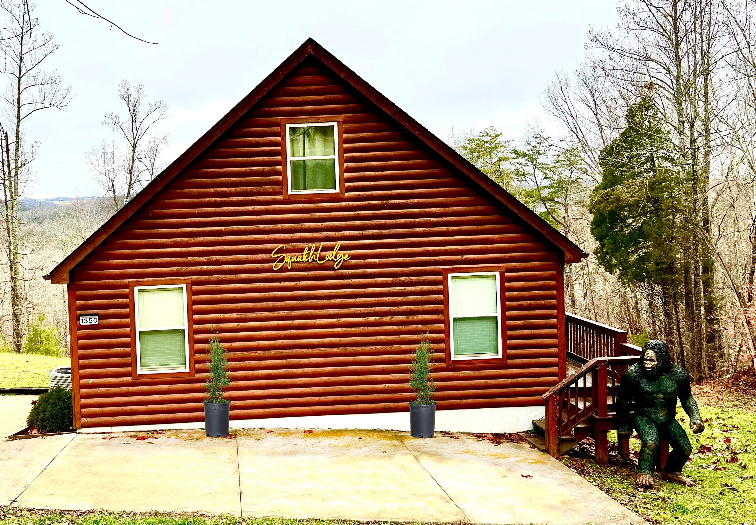 Squatch Lodge Cabin Rentals, Vacation Rental, Pet Friendly