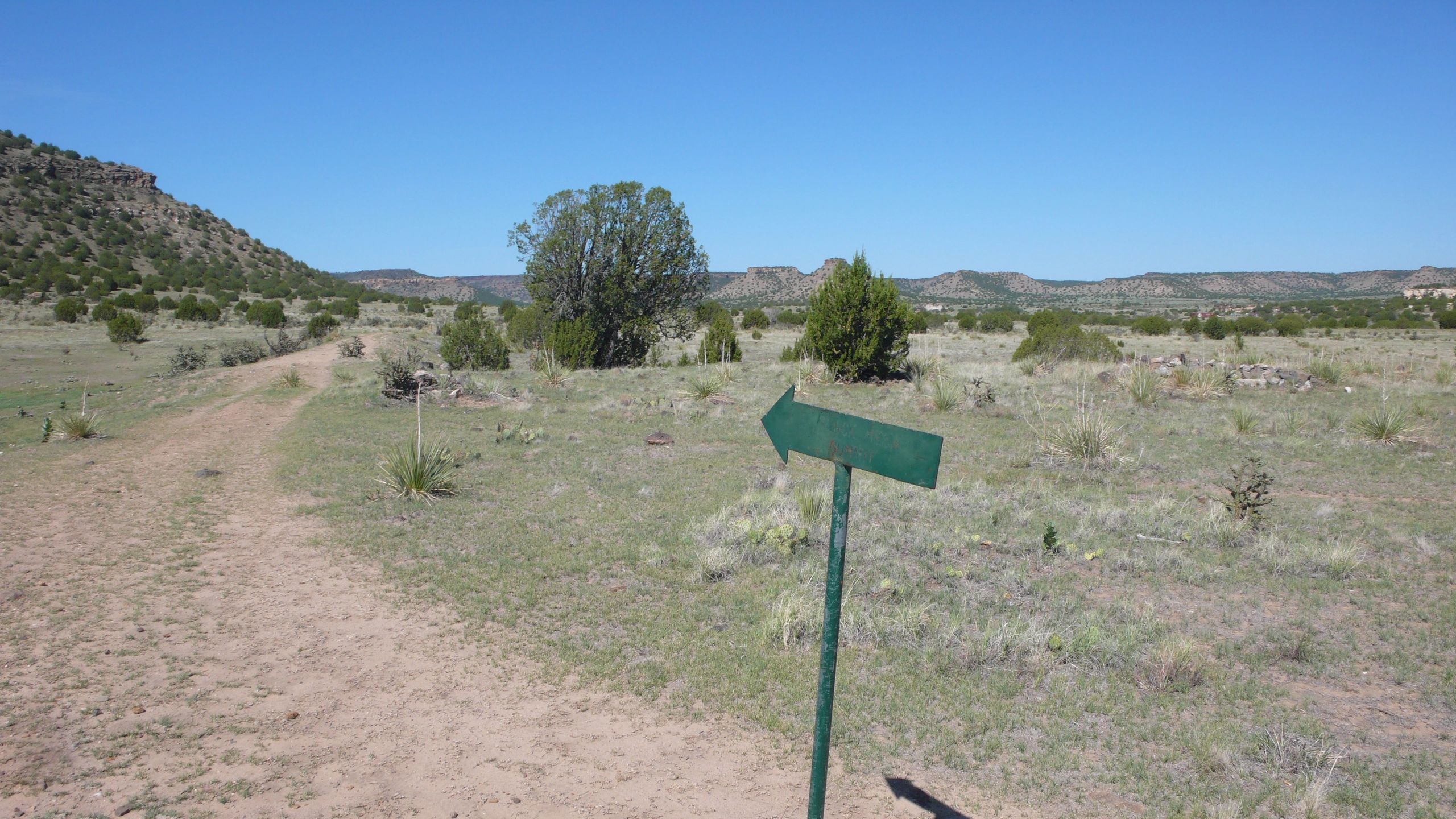 trail_arrow.jpg