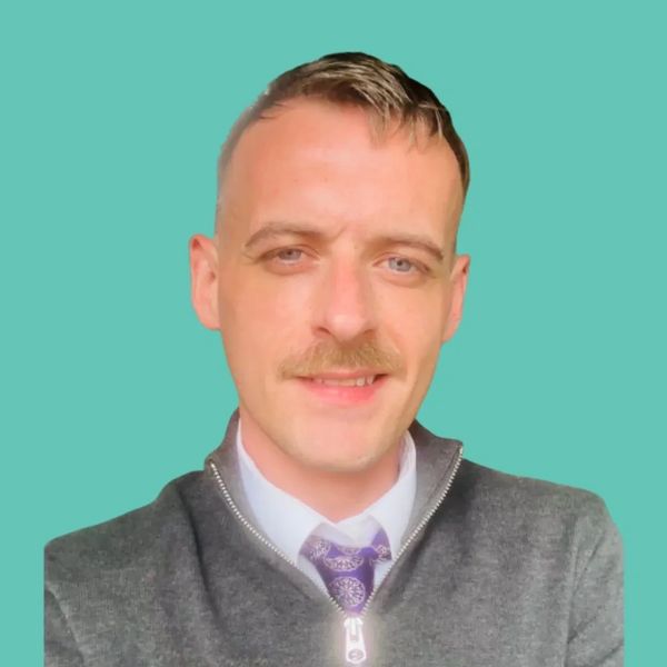 Headshot of Richard Taylor, Cinical Pyschotherapist & Hypnotherapist Therapist in London Online 