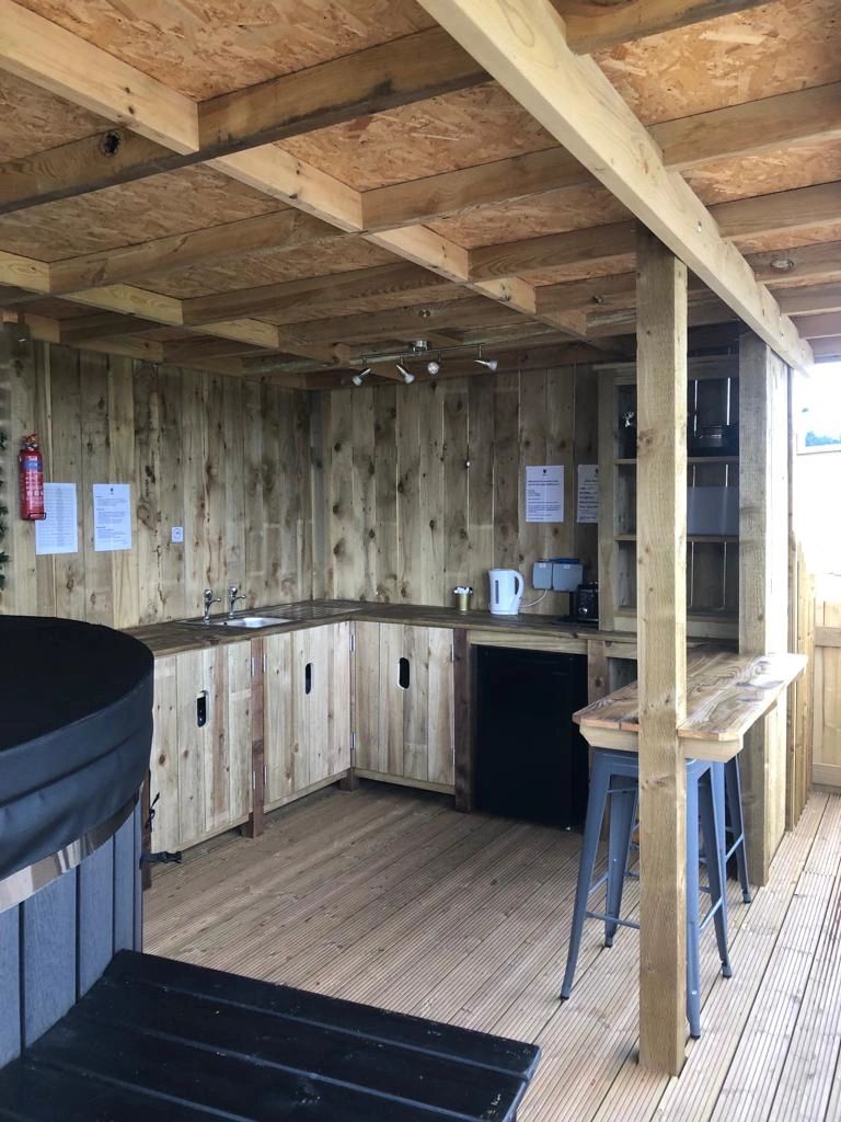 Do Glamping Pods Have Kitchens? A Quick Guide