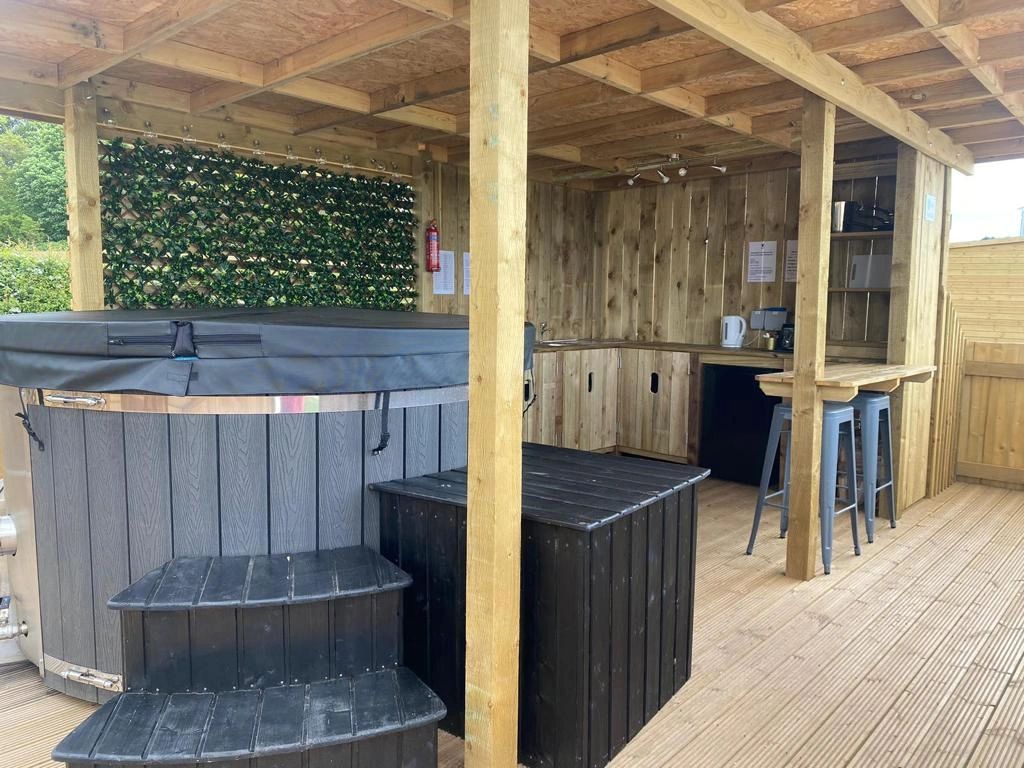 Do Glamping Pods Have Fridges? A Quick Guide