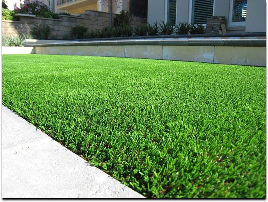 Antiqua (36mm)

Italian Artificial Grass