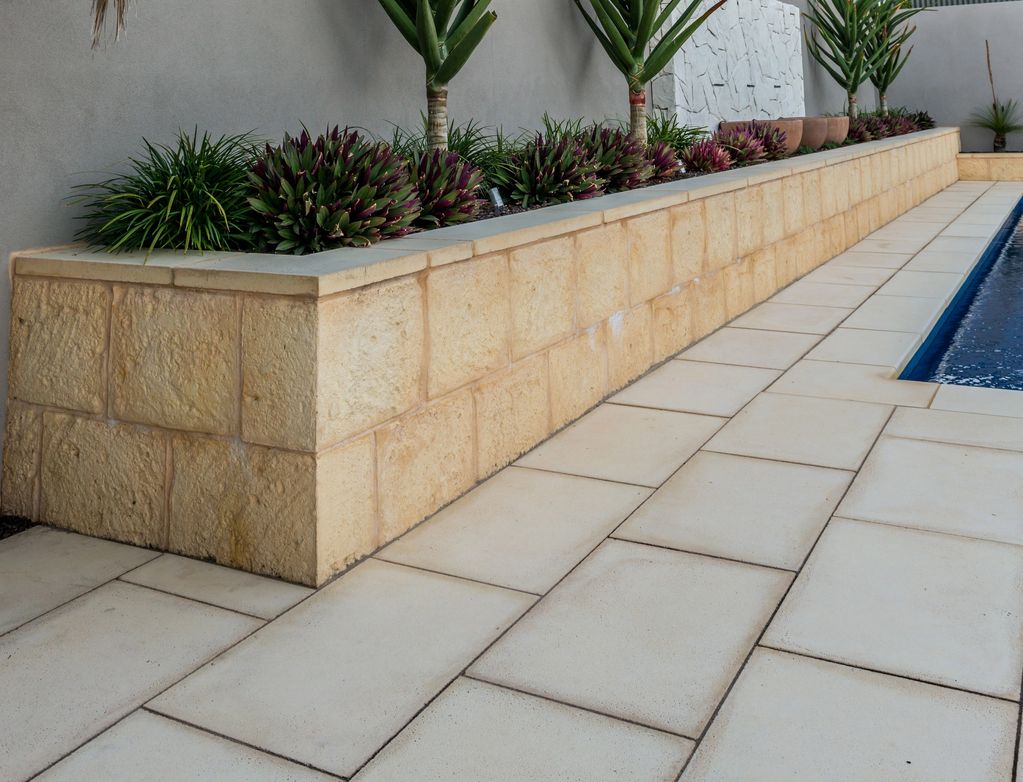 reconstituted sandstone
Hand Made 
square edge