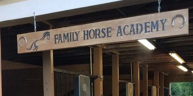 www.familyhoreacademy.com