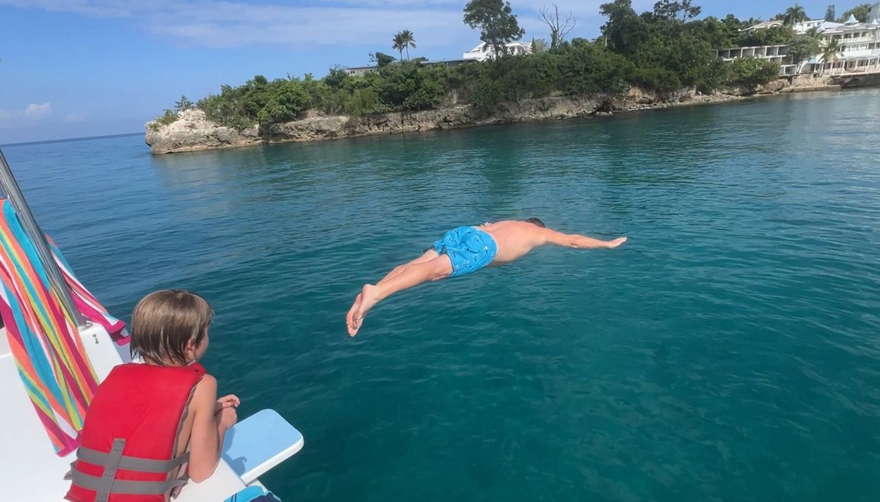 Tom Flying High Tom Flying High