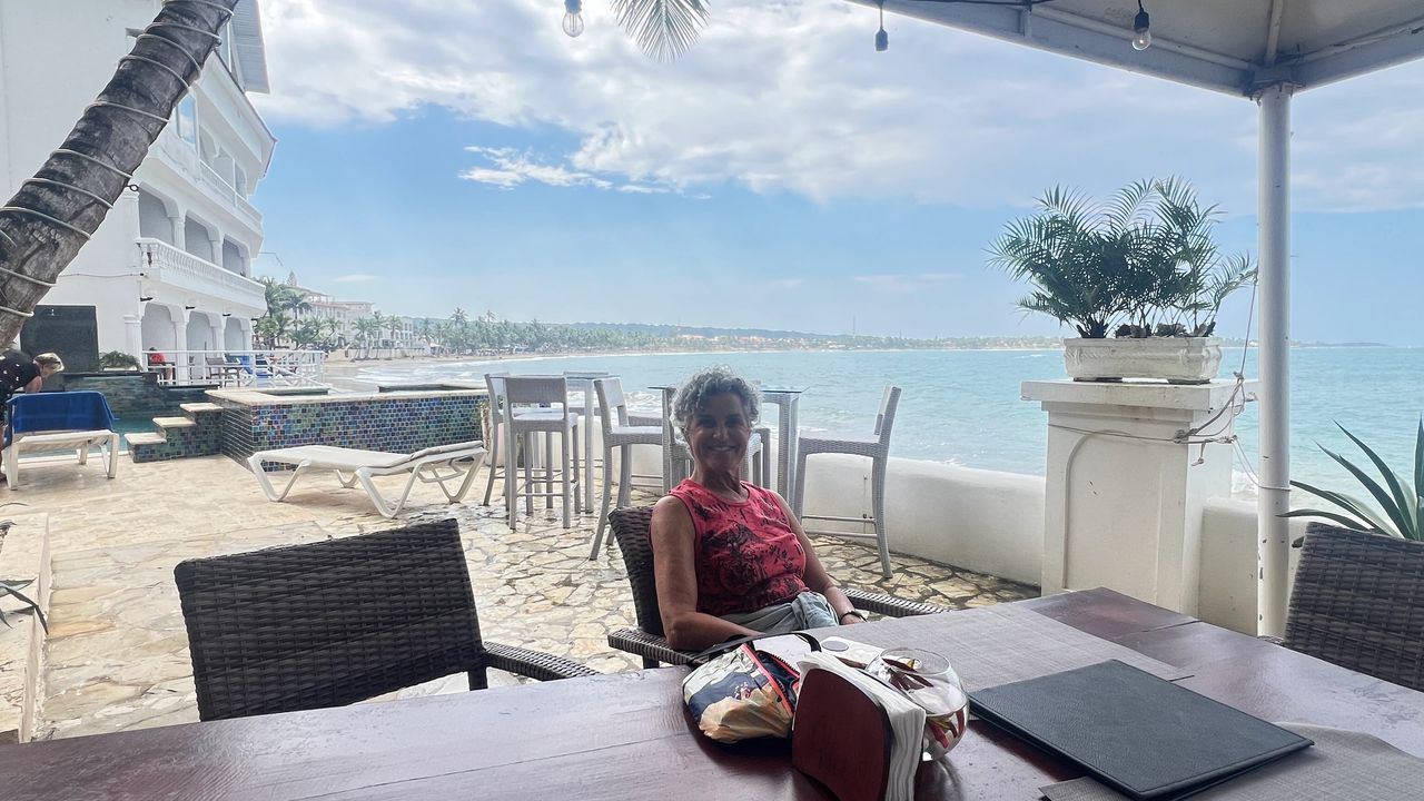 Beach view bar Beach view bar