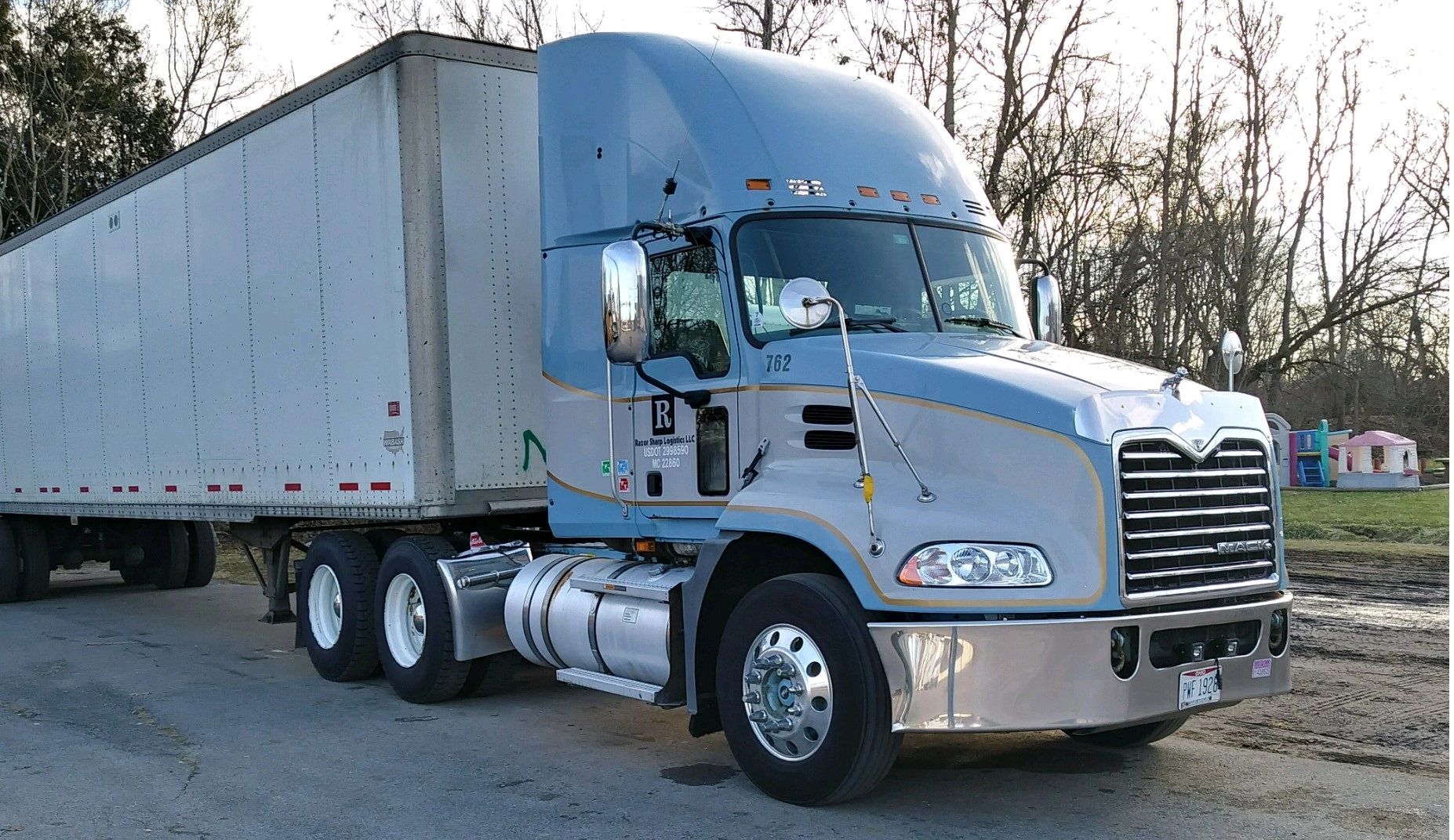 RAZOR SHARP LOGISTICS