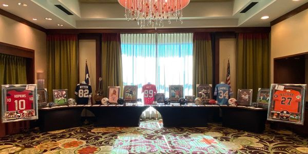 How to Describe Authentic Sports Memorabilia in Your Silent Auction