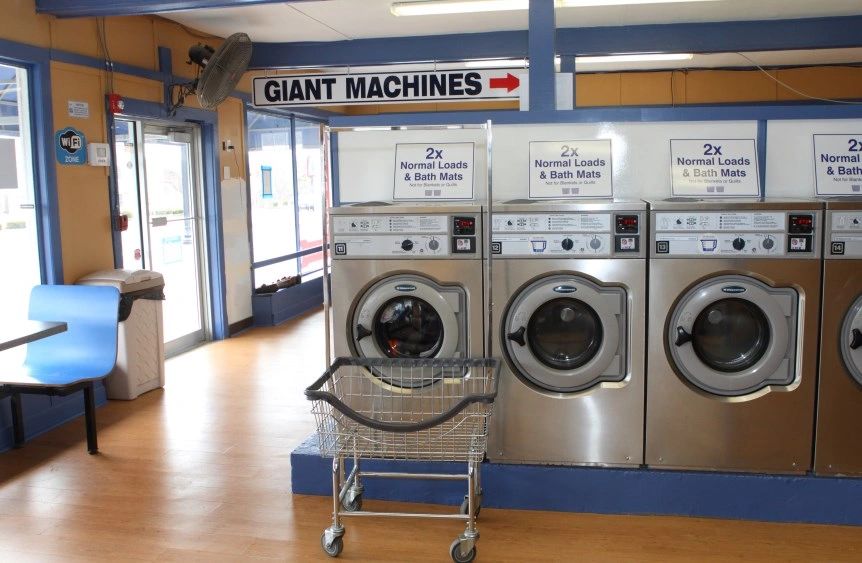 SPEEDWASH LAUNDROMAT