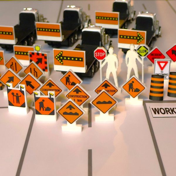 TrafficKit.ca
Ontario Traffic Control Safety Training Kit
OTM Ontario Traffic Manual book 7
