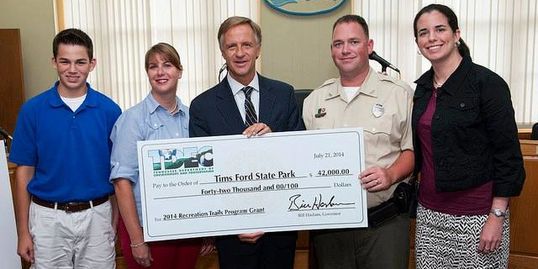 Carly Hylen attends the presentation of a grant hosted by the Tennessee Governor Bill Haslam