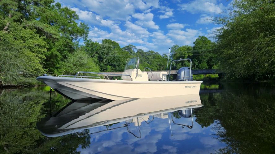 16 Waypoint with optional ski tow bar 