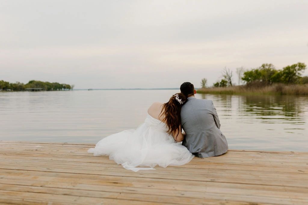 Dallas Texas wedding venue couple on the dock.