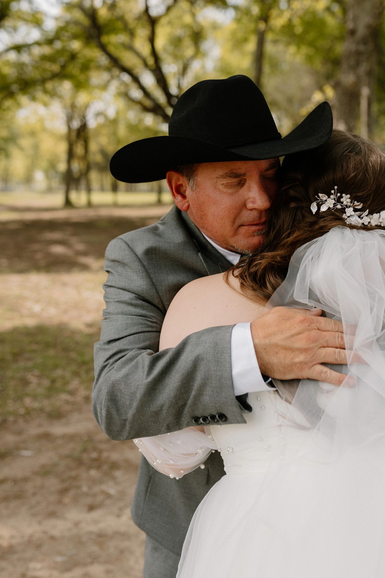 Father and daughter moment at an East Texas wedding venue.