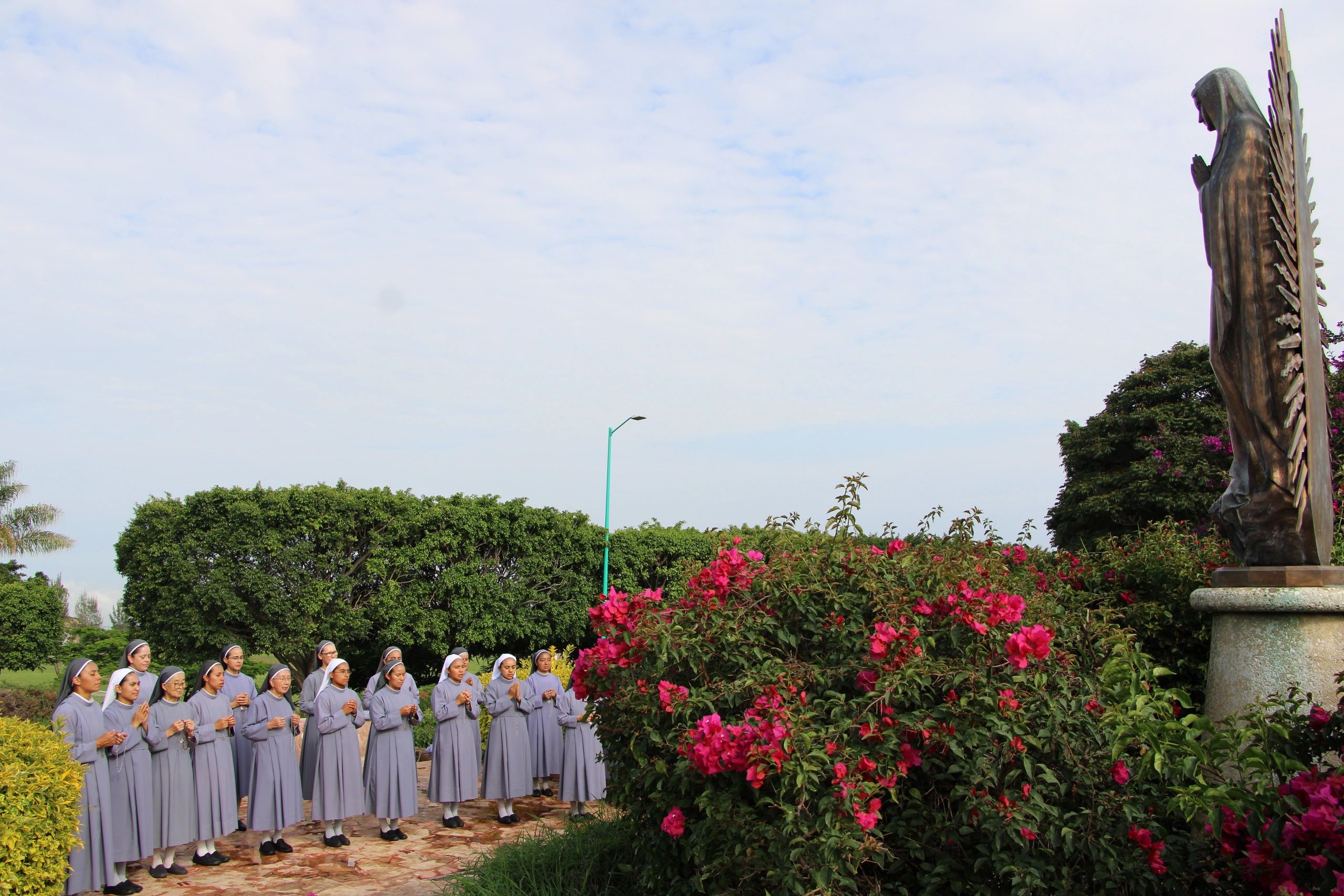 Hermanas de María. Administradoras de la Fundación.